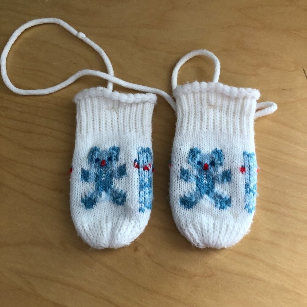 VINTAGE PAIR OF 1960s Handmade White Embroidered Child's Mittens on string 60s